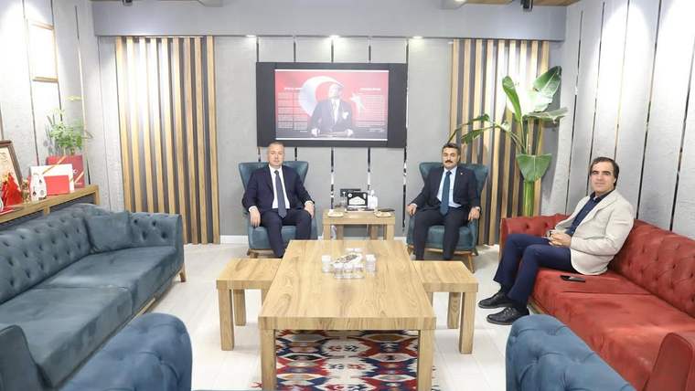 Sivas Belediye Başkanı Uzun, Milli Eğitim Müdürü Erdoğan'ı Ziyaret Etti