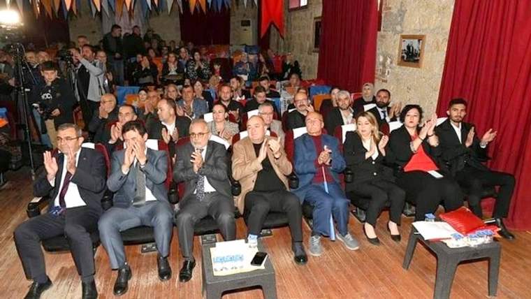 AK Parti'li Gider ; "CHP Aklını Başına Almazsa Bundan Beter Olur"