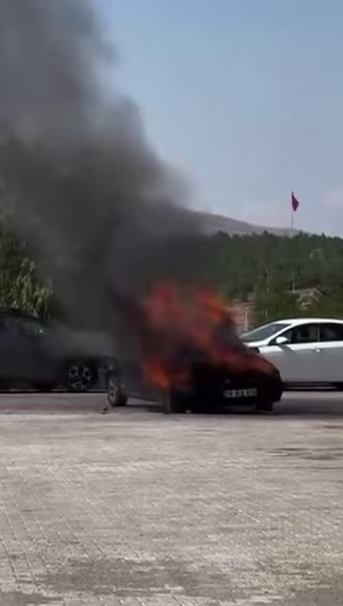 Sivas’ta Korkutan Yangın!