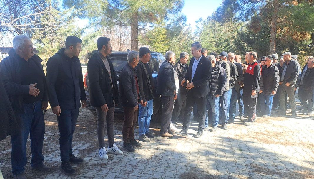 Burdur Milletvekili İzzet Akbulut, Yeşilova, Ulupınar ve Başmakçı köylerinde vatandaşlarla bir araya geldi - Birlik Haber Ajansı