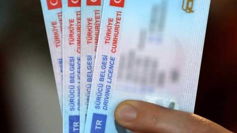 Yeni tip ehliyete geçişte süre uzatıldı