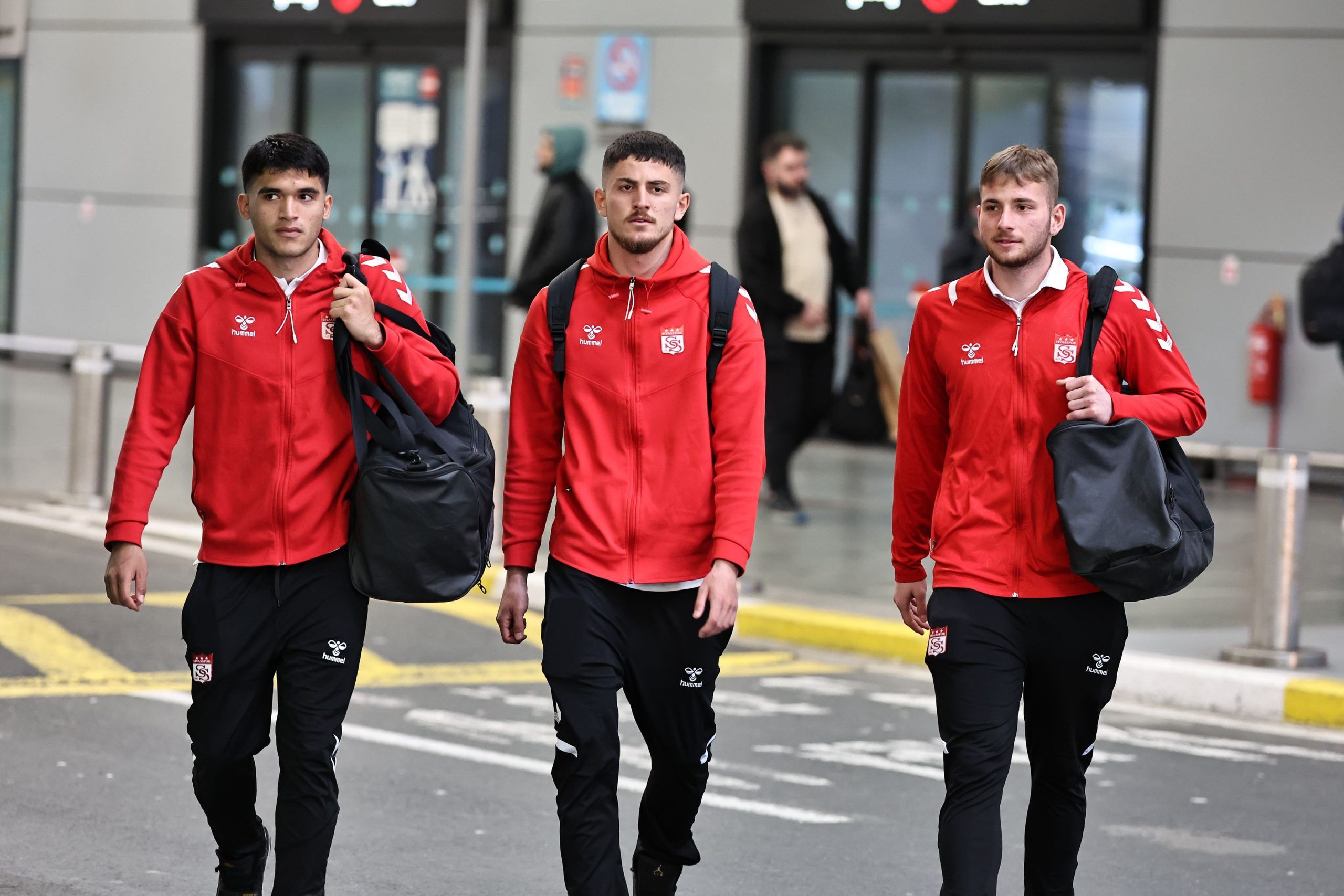 Sivasspor İstanbul'da! Galatasaray Maçı Öncesi 23 Kişilik Kadro Açıklandı