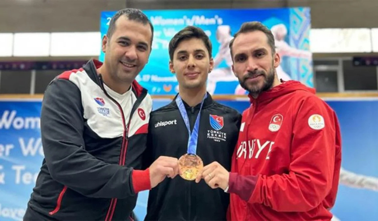 Taşkent'te madalya sevinci: Adem Doruk Küpeli üçüncü