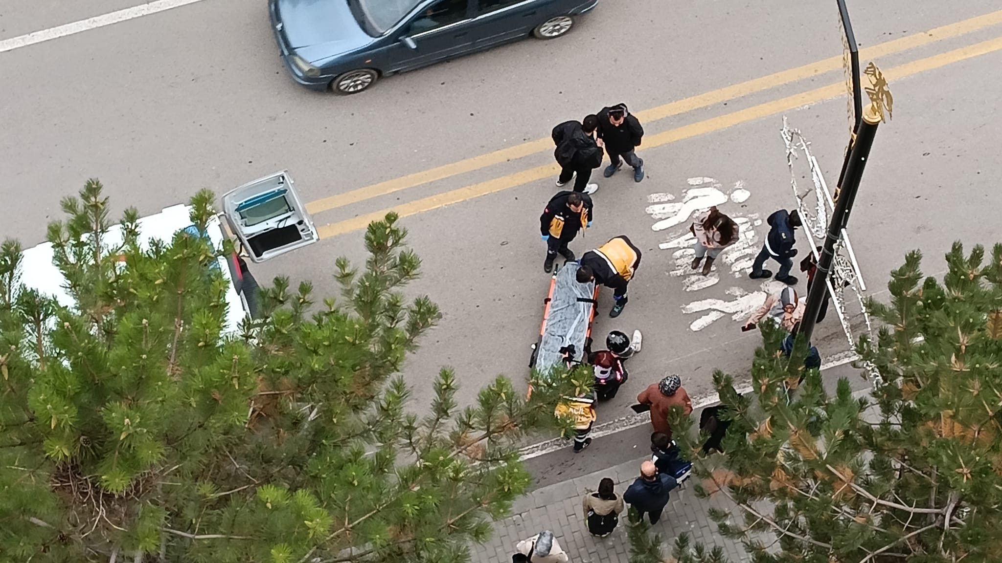 Sivas Yenişehir’de Motosiklet ile Otomobil Çarpıştı