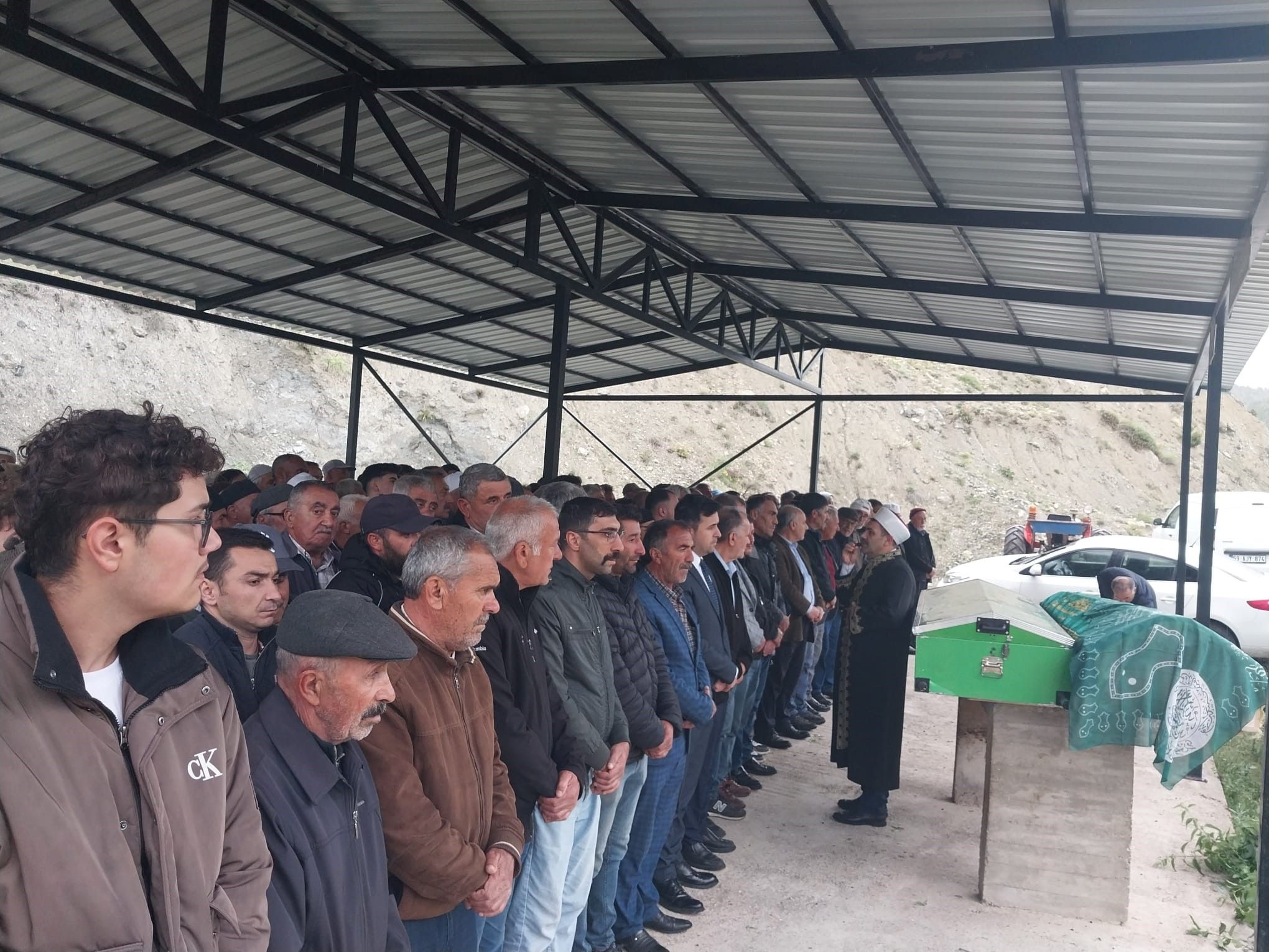 Erence Köyü'nde Üzücü Olay: Traktör Altında Kalan Çift Son Yolculuğuna Uğurlandı