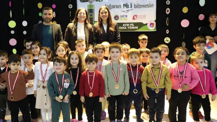 Bucak'ta çocuklardan doğaya büyük destek 220 kg atık pil toplandı - Birlik Haber Ajansı