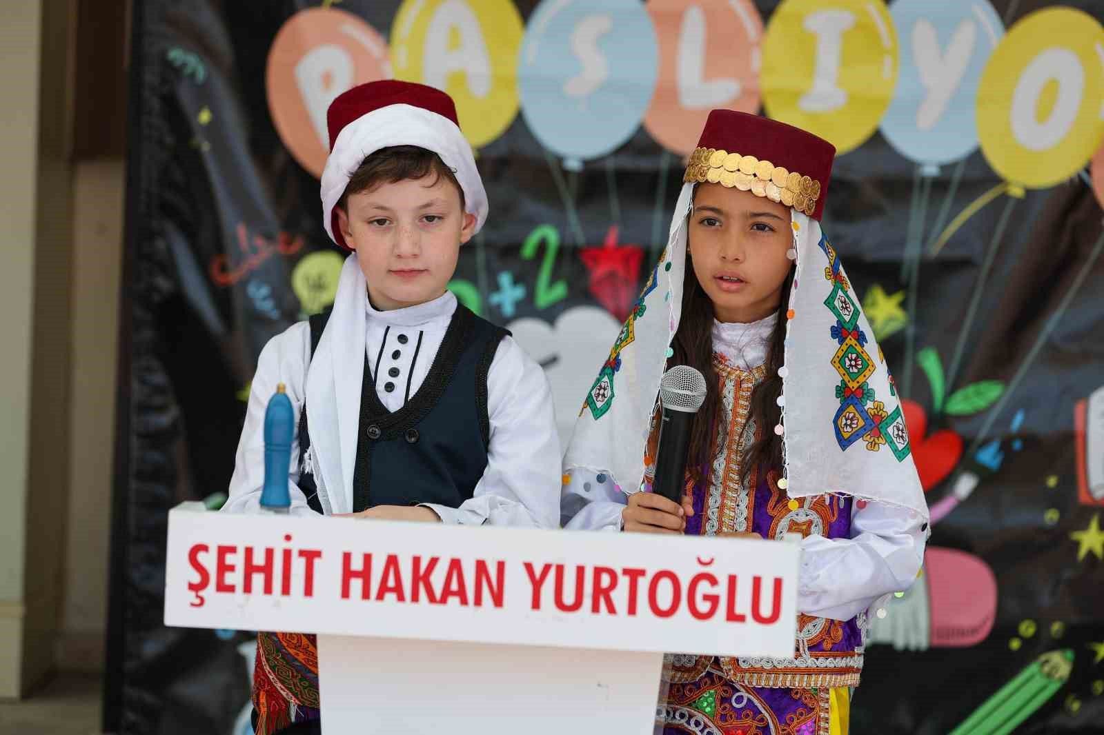Sivas’taki kutlamada öğrenciler sahneye çıktı, Vali konuştu
