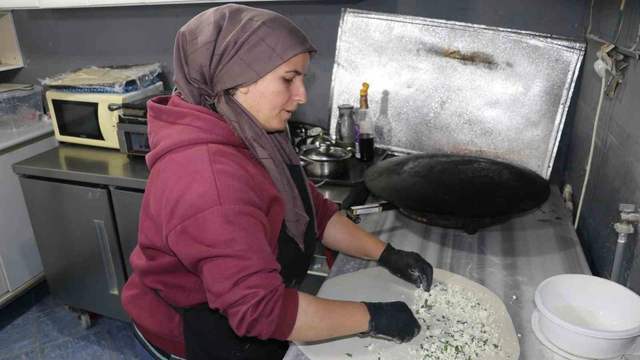 4 çocuğunu tek başına büyüten anne gözleme dükkânı açtı