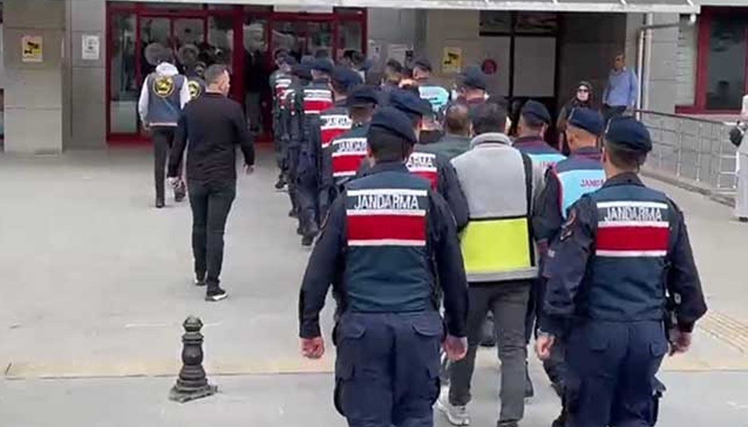 Antalya'da tefeci operasyonu! 4 şirkete kayyım atandı - Birlik Haber Ajansı
