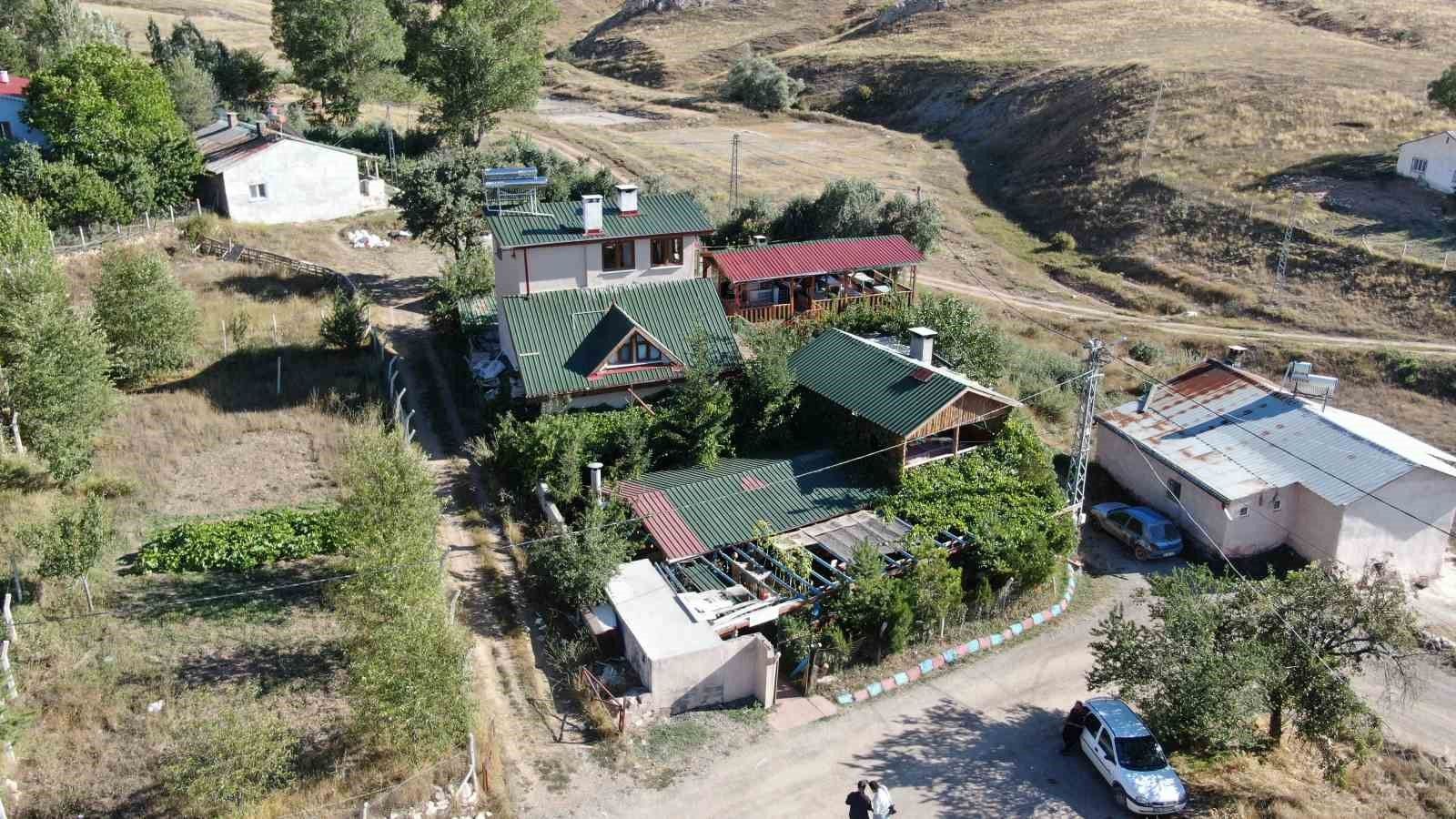 Sivas İşhan köyünde iki katlı ev kafeye dönüştürüldü