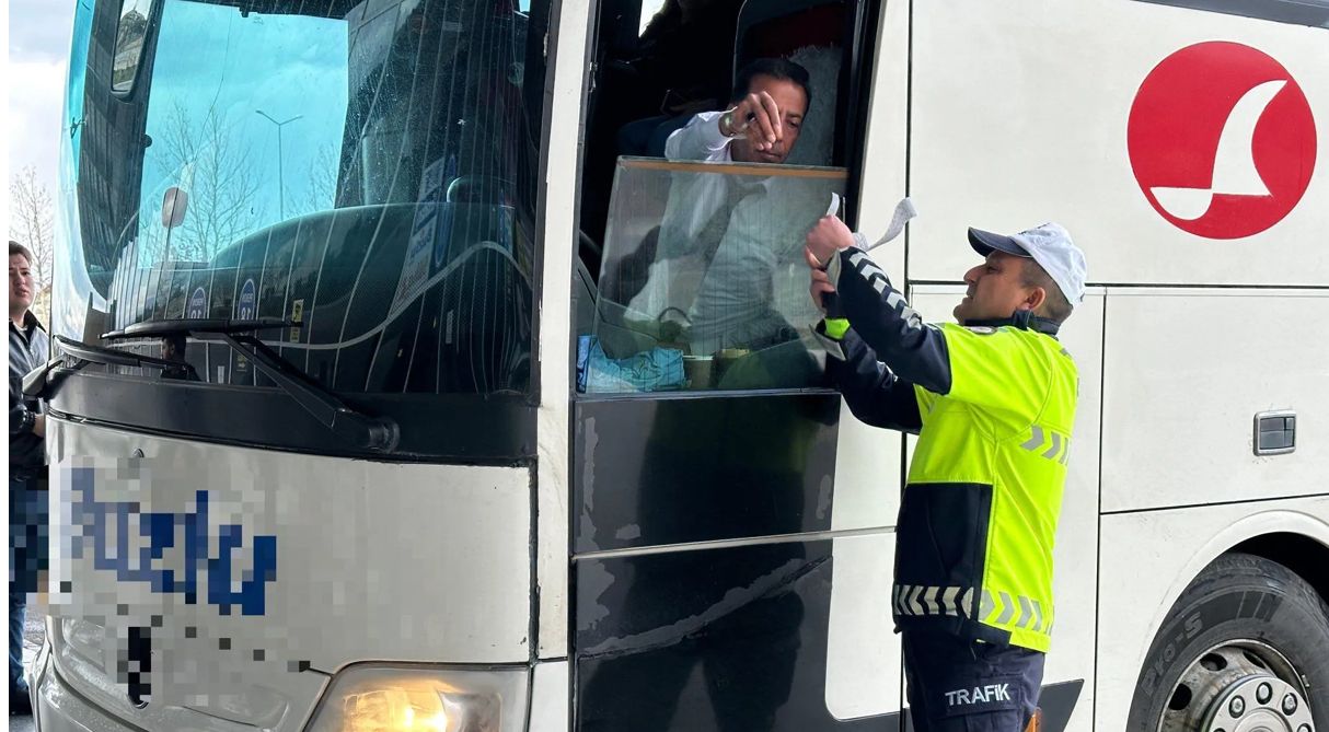 Burdur Emniyeti’nden sürücülere emniyet kemeri uyarısı - Birlik Haber Ajansı