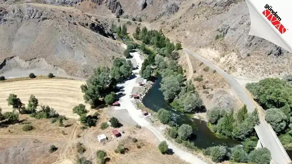 Muhtarın Doğa Sevgisi Bozkırı Vahaya Dönüştürdü