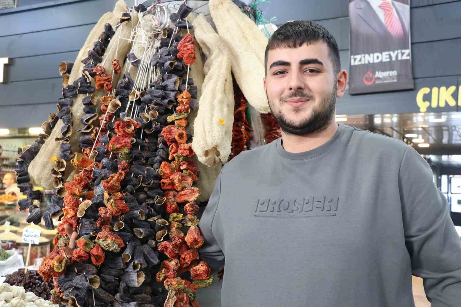 Sivas pazarında hazır kurutmalık biber ve patlıcan talebi arttı