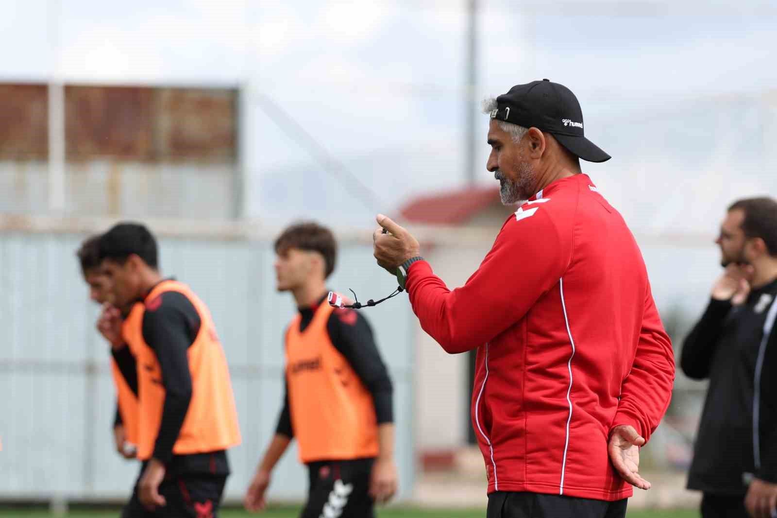Sivasspor günü çift idmanla tamamladı