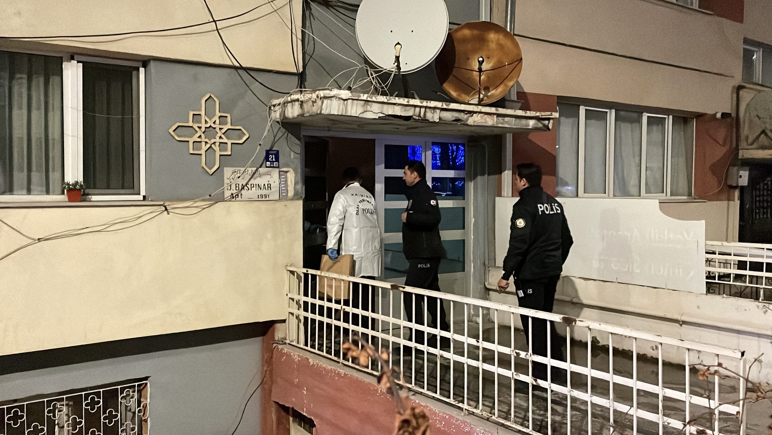 Sivas'ta Kardeş Dehşeti: Ağabeyini Göğsünden Bıçakladı!