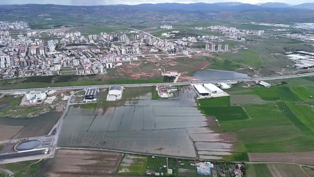 Yağışlar Tarım Arazilerini Göle Çevirdi: Hububat Tarlası Bali’deki Pirinç Tarlalarını Andırdı