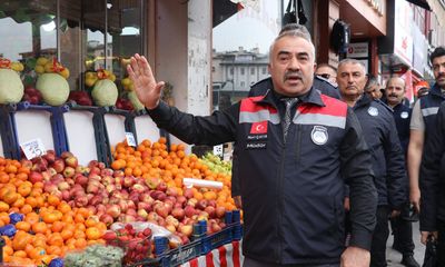 Sivas’ta Zabıta’dan Kaldırım İşgali Denetimi: 12 Markete İşlem Yapıldı