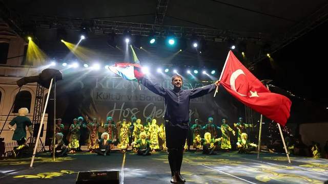 Sivas'ta Kuzey Kafkasya Festivali Coşkuyla Tamamlandı! Dağıstan Halk Dansları Büyüledi