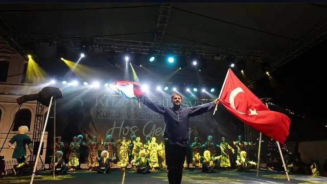 Sivas'ta Kuzey Kafkasya Festivali Coşkuyla Tamamlandı! Dağıstan Halk Dansları Büyüledi