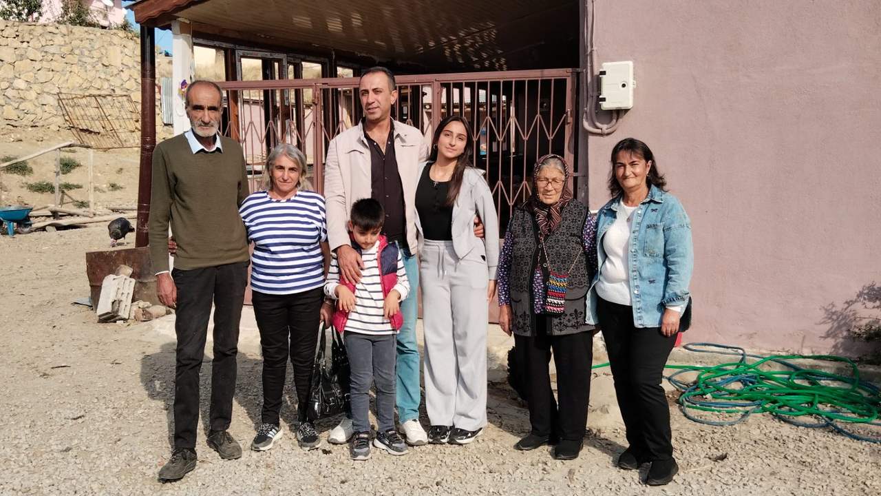 SİVAS'TA ALMAN GEZGİNİ GÖZYAŞLARINA BOĞAN VEDA!