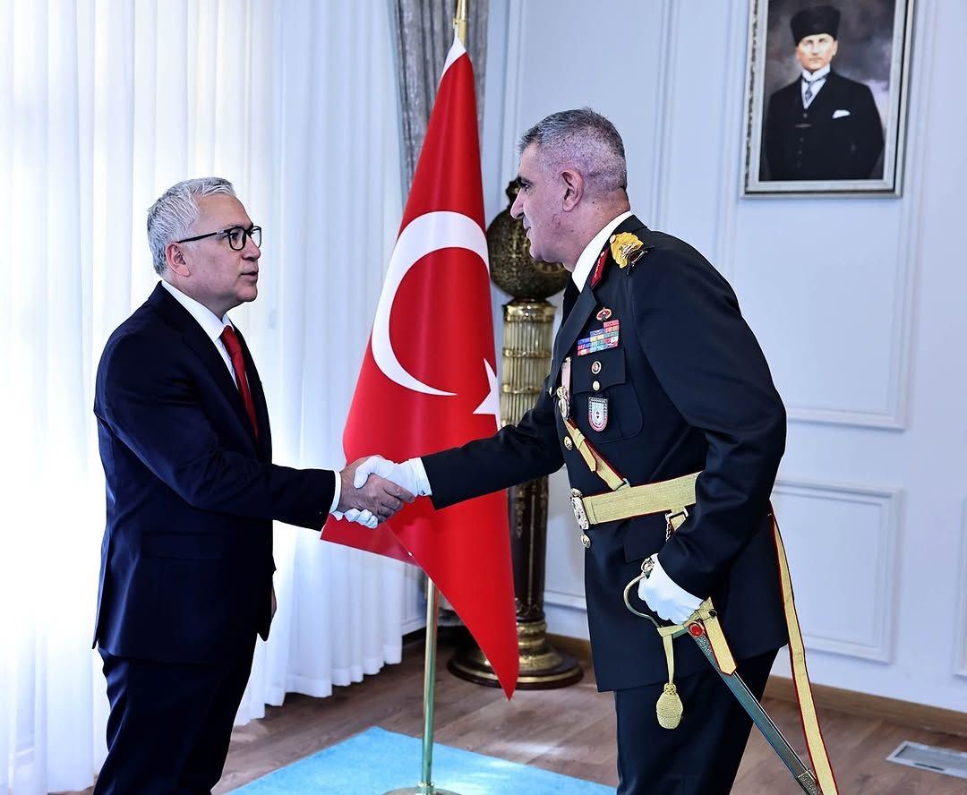 Sivas'ta 29 Ekim Cumhuriyet Bayramı Kutlamaları Kapsamında Tarihi Valilik Makamında Tebrikat Töreni Düzenlendi