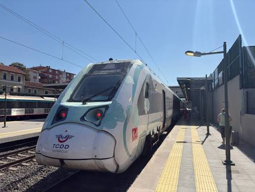 Milli Hızlı Tren 250 Km Hıza Ulaştı: 577 Yolcu Taşıyacak