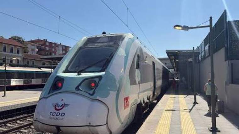 Milli Hızlı Tren 250 Km Hıza Ulaştı: 577 Yolcu Taşıyacak