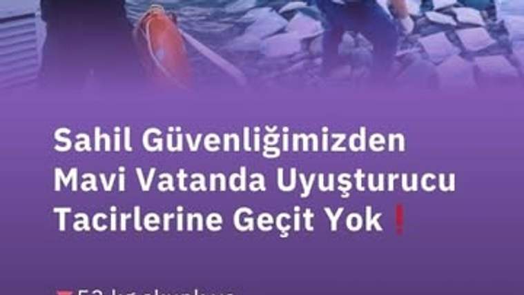Deniz kıyısında iki kişi ve bir tekne görülürken, mor afişte uyuşturucu ele geçirildiğine dair bilgiler yer alıyor.