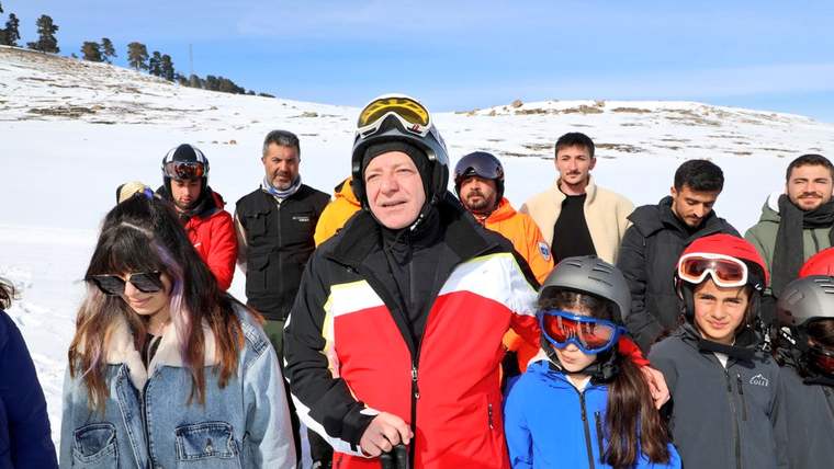 Öğrenciler "Karın Yıldızları Sarıkamış'ta" projesiyle hem öğreniyor, hem eğleniyor - Birlik Haber Ajansı