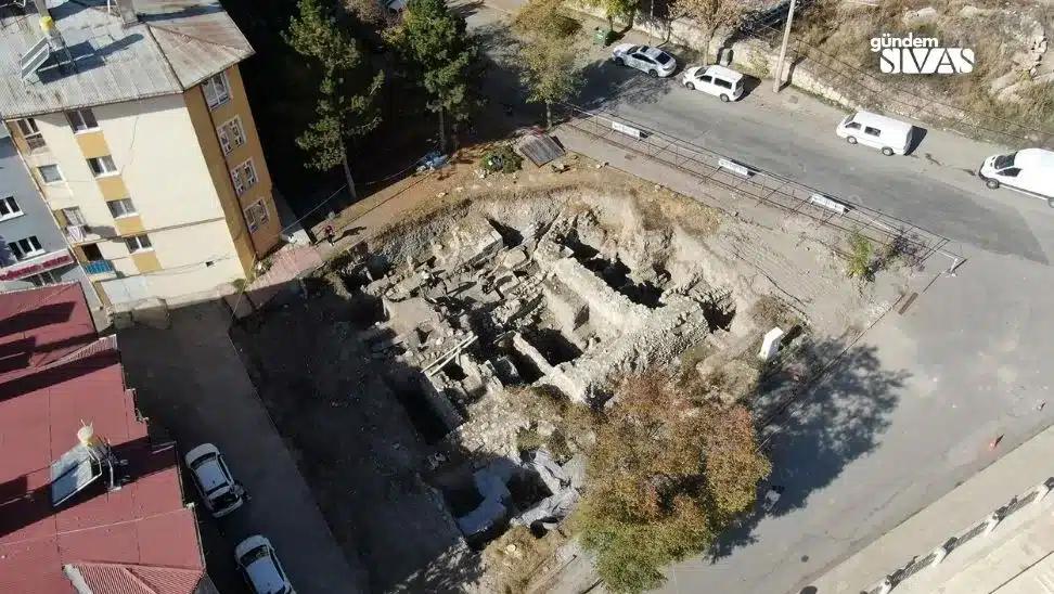 Sivas'ta Anıt Mezarının Yapımı Başladı