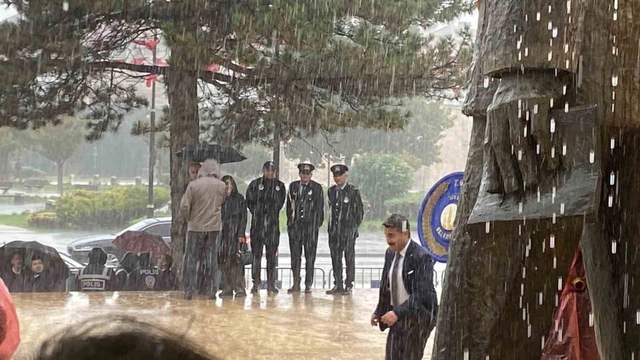 103. yılında Cumhuriyet Bayramı töreni yağmur altında yapıldı