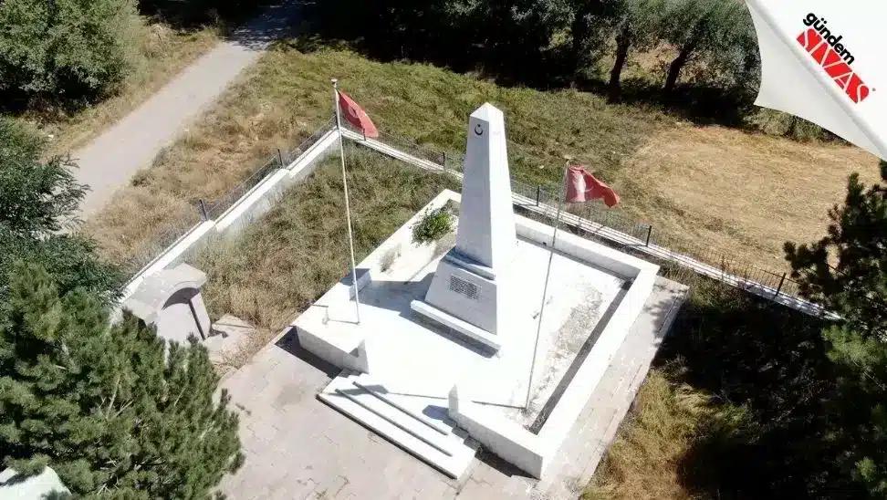 Zehirli İğne ile Şehit Edilen 40 Askerimiz Unutulmuyor