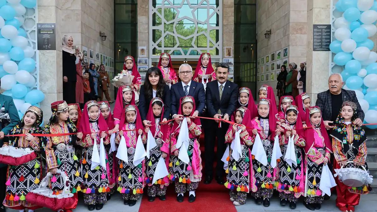 Hayat Boyu Öğrenmenin Gücü Sergiye Yansıdı: El Emeği Eserler Beğeni Topladı