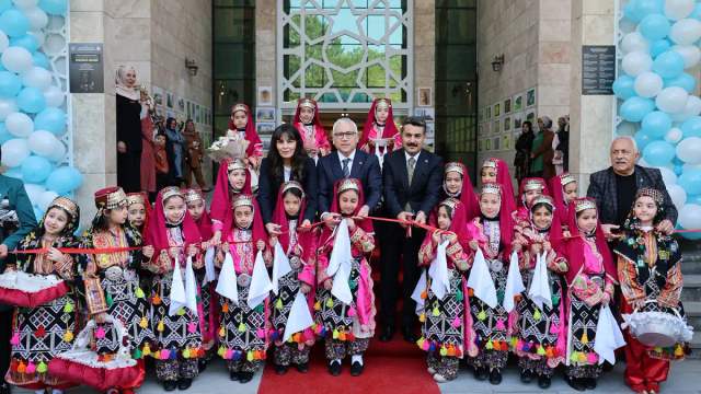 Hayat Boyu Öğrenmenin Gücü Sergiye Yansıdı: El Emeği Eserler Beğeni Topladı