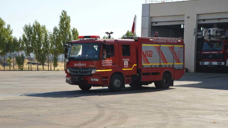 Diyarbakır’da apartman yangınında 3’ü çocuk 5 kişi hastaneye kaldırıldı - Birlik Haber Ajansı