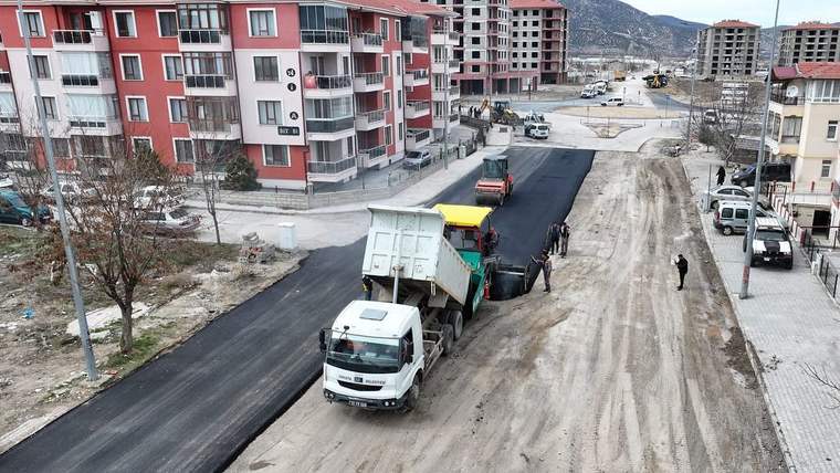 Isparta 206. Cadde'de asfaltlama yapıldı - Birlik Haber Ajansı