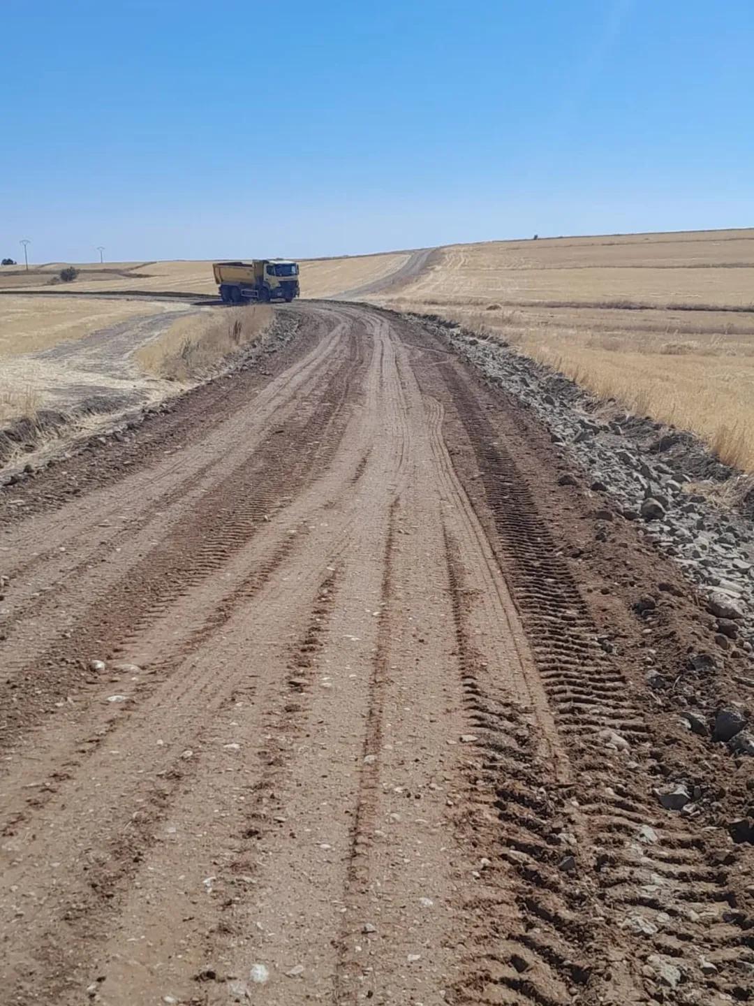 Sivas'ta Köy Yolu Stabilize Bakım ve Onarım Çalışmaları Devam Ediyor