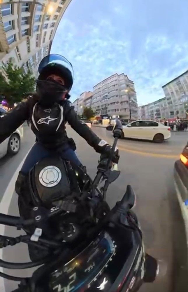 Motosiklet sürücüsü kazadan sonra hastaneye kaldırıldı