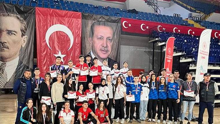 Çeltikçi ŞAYAL Floor Curling takımı Türkiye finalleri yolunda! - Birlik Haber Ajansı