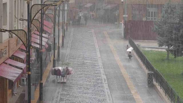 Sivas’ta kuvvetli sağanak maddi hasara yol açtı