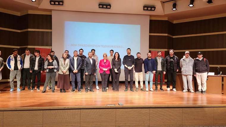 Erzurum'da 'Üniversite Gençliği ve Aile Kurumunun Önemi' konferansı gerçekleştirildi - Birlik Haber Ajansı