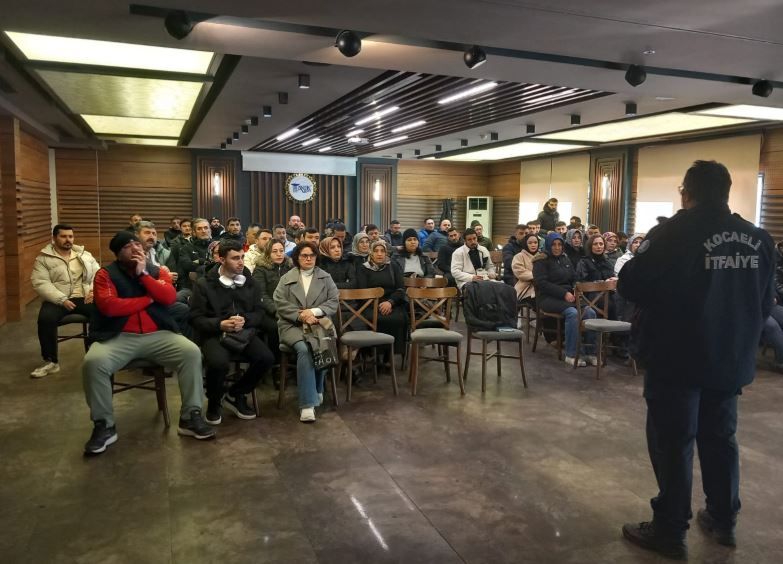 Kocaeli Büyükşehir İtfaiyesi’nden tesis personellerine yangın eğitimi - Birlik Haber Ajansı