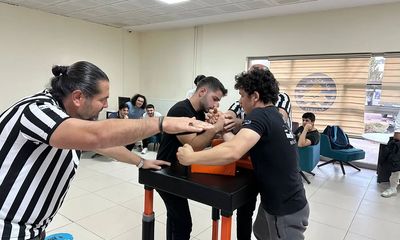 Sivas'ta Yurtlar Arası Cumhuriyet Bilek Güreşi Turnuvası Coşkusu