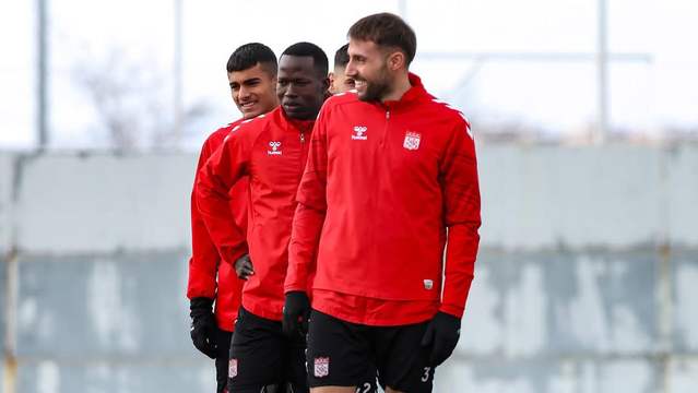 Sivasspor’da Erzurumspor Mesaisi Hızlandı: Kırmızı-Beyazlılar Kritik Maça Odaklandı