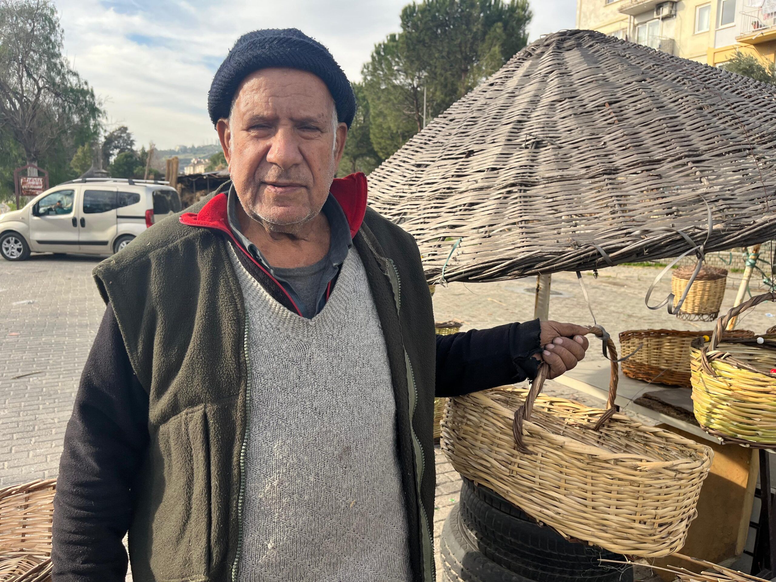 Sepet yaparak 5 çocuk büyüttü - Birlik Haber Ajansı
