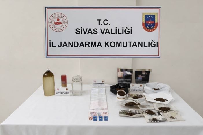 Sivas’ta Fırın ve Kuaföre Uyuşturucu Operasyonu: Kilolarca Madde, Silah ve Para Ele Geçirildi