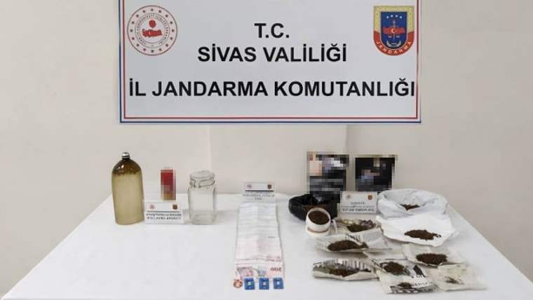 Sivas’ta Fırın ve Kuaföre Uyuşturucu Operasyonu: Kilolarca Madde, Silah ve Para Ele Geçirildi