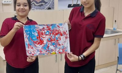 Sivas Müzelerinde Geleneksel Sanatlar Canlanıyor: Minik Ellerden Ebru Şöleni