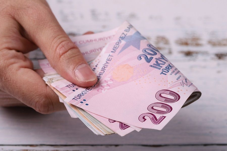 Türkiye’de Asgari Ücrete Yeni Zam Tartışması: Hükümet ve İşçi Sendikaları Karşı Karşıya
