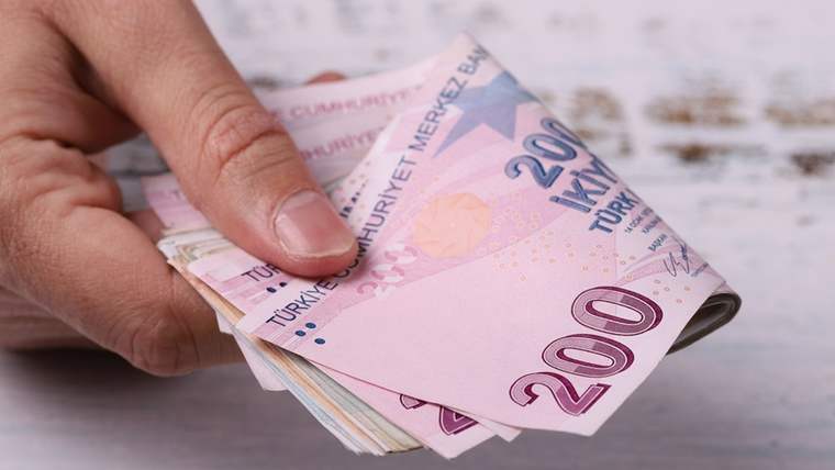 Türkiye’de Asgari Ücrete Yeni Zam Tartışması: Hükümet ve İşçi Sendikaları Karşı Karşıya